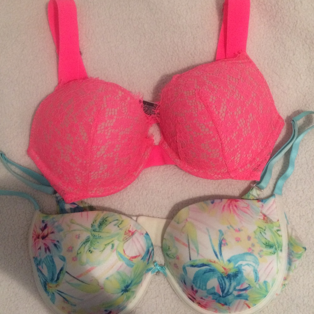 2/$12 32DD - Victoria Secret bra worn once